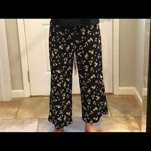 Cropped Loose-Fitted Women’s Trousers Floral
